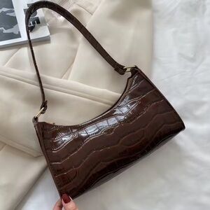 NWT - Purse Brown Crocodile-Embossed Shoulder Bag Leather With Zipper - Stylish